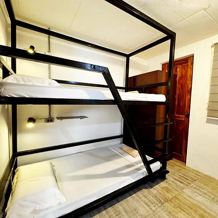 Ocean Breeze Hostel By Daily Sweet Moalboal Ngoại thất bức ảnh