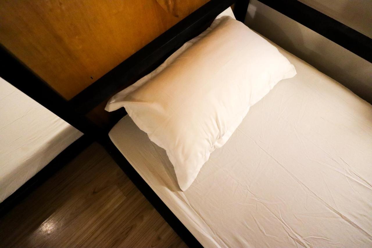 Ocean Breeze Hostel By Daily Sweet Moalboal Ngoại thất bức ảnh