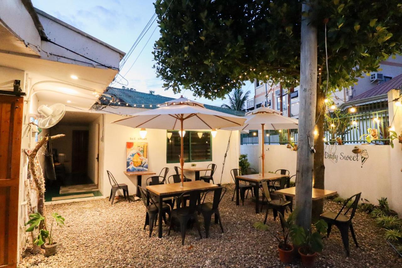 Ocean Breeze Hostel By Daily Sweet Moalboal Ngoại thất bức ảnh