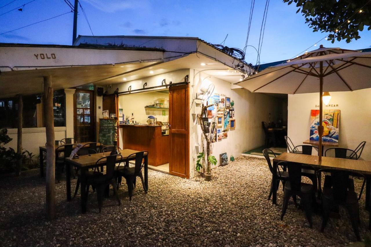 Ocean Breeze Hostel By Daily Sweet Moalboal Ngoại thất bức ảnh