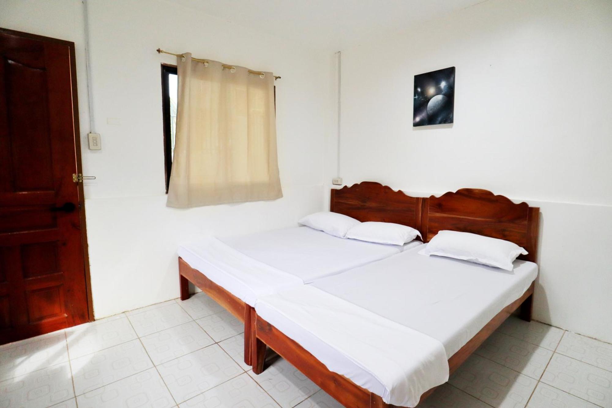 Ocean Breeze Hostel By Daily Sweet Moalboal Ngoại thất bức ảnh