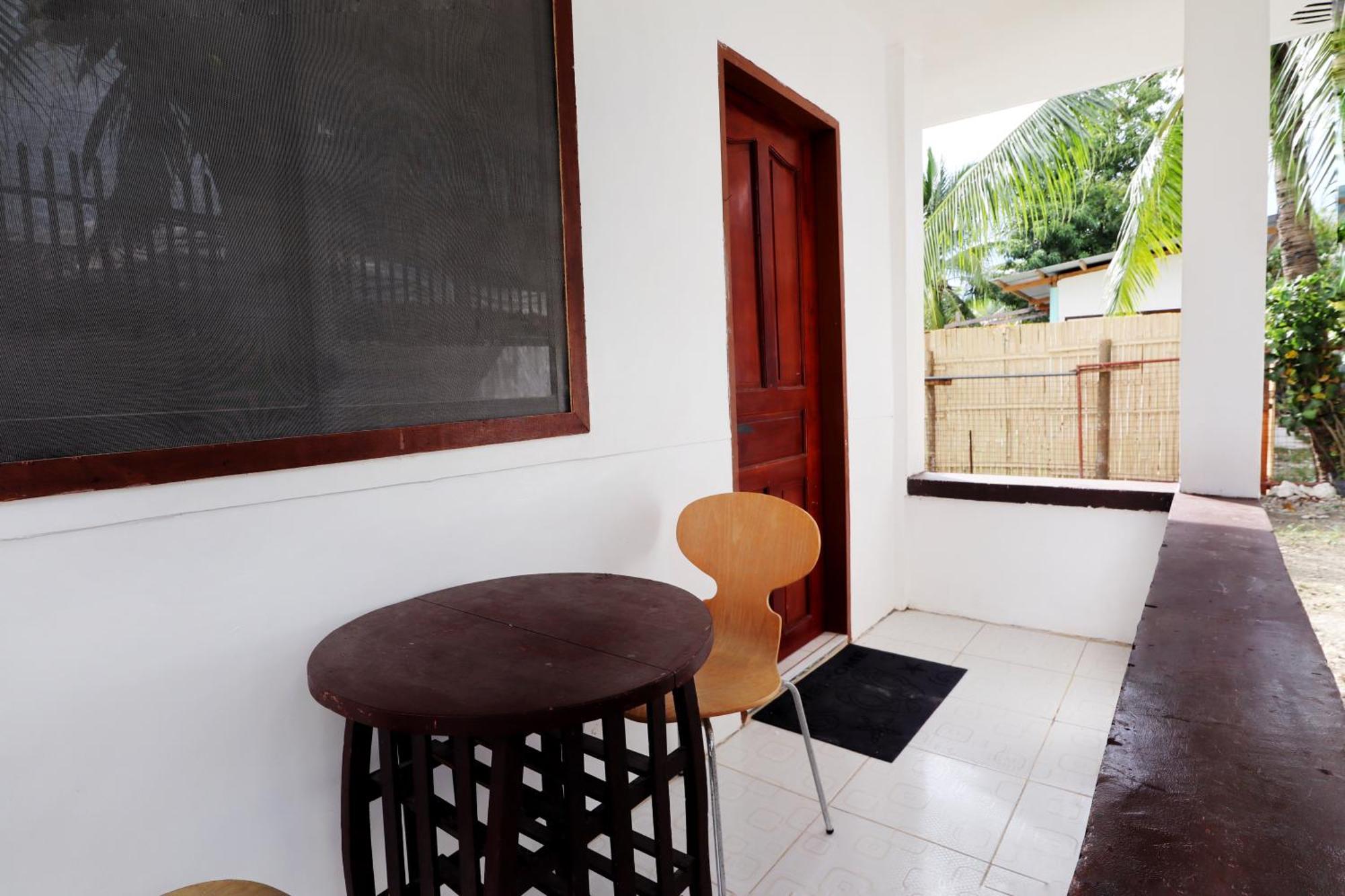 Ocean Breeze Hostel By Daily Sweet Moalboal Ngoại thất bức ảnh