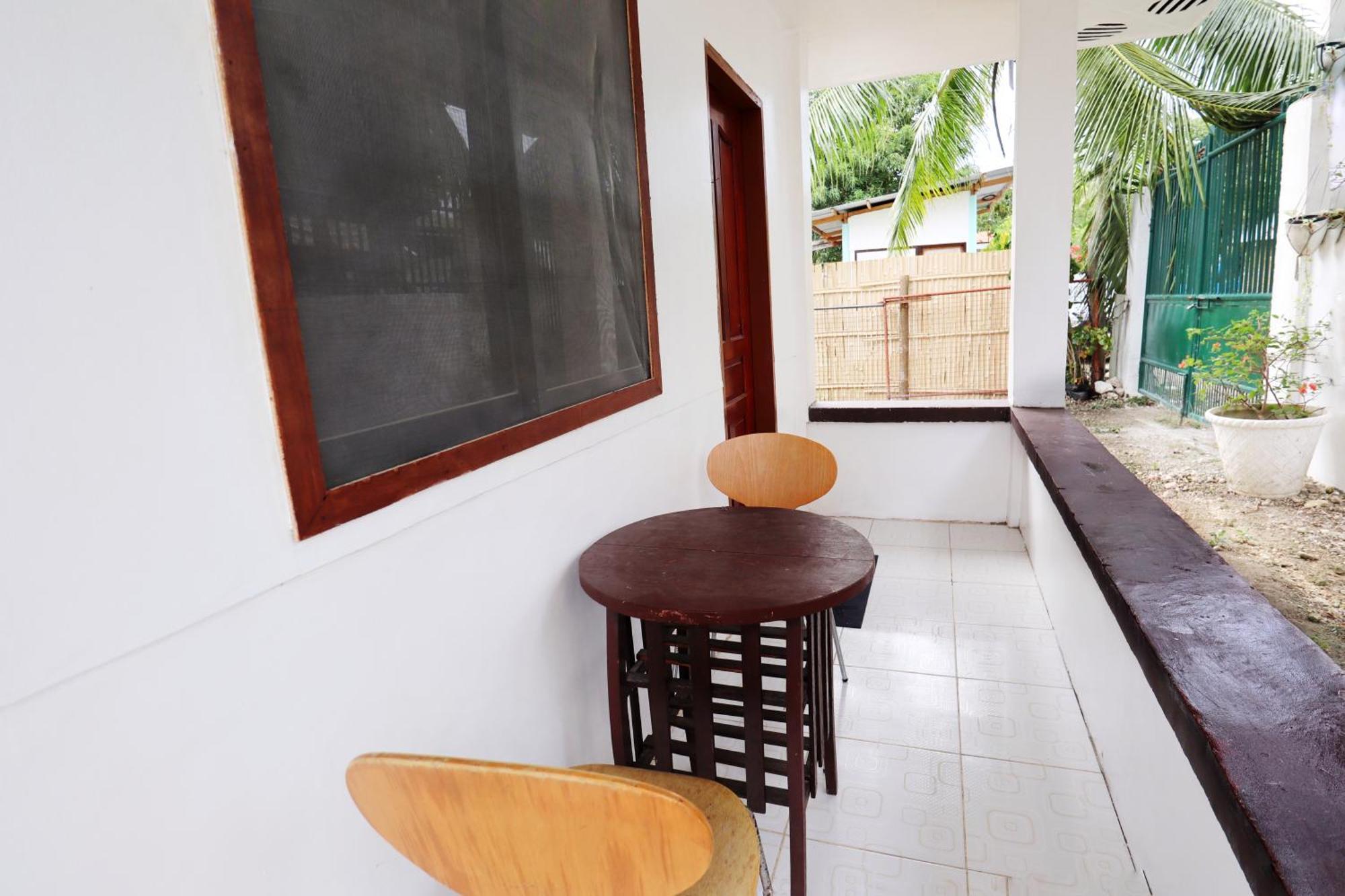 Ocean Breeze Hostel By Daily Sweet Moalboal Ngoại thất bức ảnh